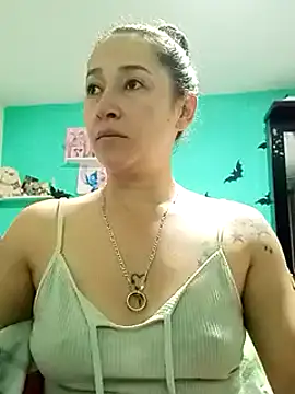 Snapshot of emilypoppy3 chatting on 03-13-25, 01:07 emilypoppy3 online show from 03-13-25, 01:07