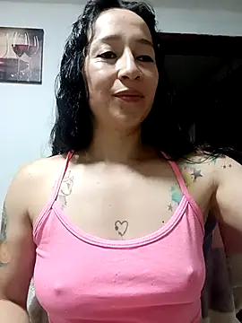 Snapshot of emilypoppy3 chatting on 09-27-25, 02:55 emilypoppy3 online show from 09-27-25, 02:55