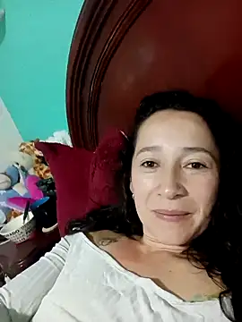 Snapshot of emilypoppy3 chatting on 10-20-25, 02:17 emilypoppy3 online show from 10-20-25, 02:17