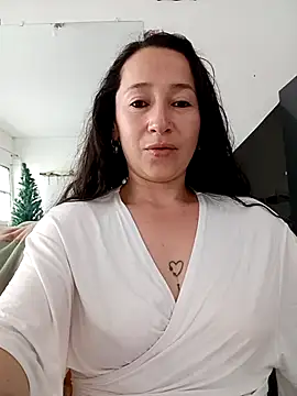 emilypoppy3 online show from 12-02-25, 08:59