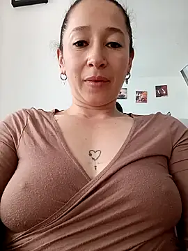 emilypoppy3 online show from 04-18-26, 08:09