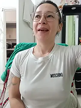 emilypoppy3 online show from 06-26-26, 05:28