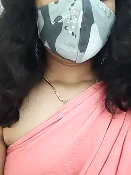 Snapshot of Angleannie chatting on 10-13-25, 03:28 Angleannie online show from 10-13-25, 03:28