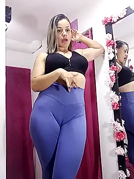 sweetfantasyy69 online show from 05-11-26, 07:00
