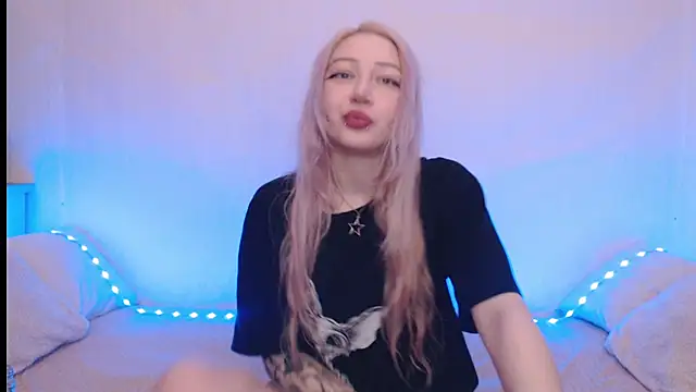 Snapshot of Emily_hardcore chatting on 10-24-25, 10:06 Emily hardcore online show from 10-24-25, 10:06