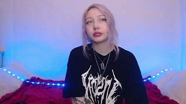 Snapshot of Emily_hardcore chatting on 11-25-25, 10:10 Emily hardcore online show from 11-25-25, 10:10