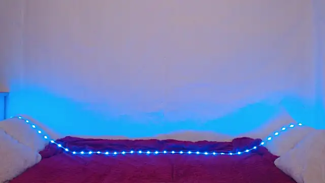 Snapshot of Emily_hardcore chatting on 12-14-25, 09:08 Emily hardcore online show from 12-14-25, 09:08