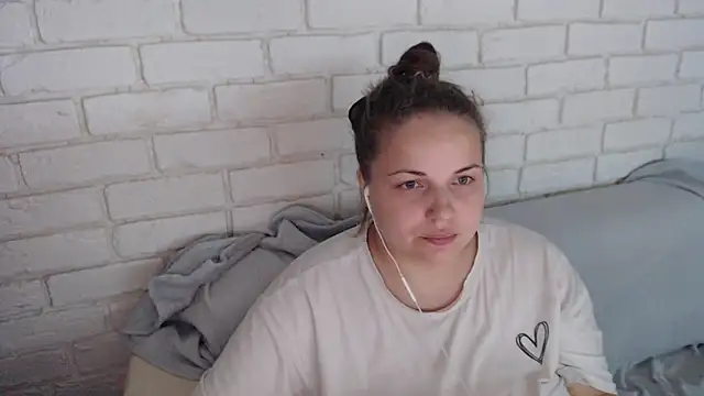 Crazyy girl  online show from 10-23-25, 02:49