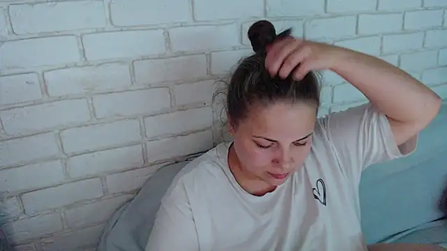 Crazyy girl  online show from 10-26-25, 06:25