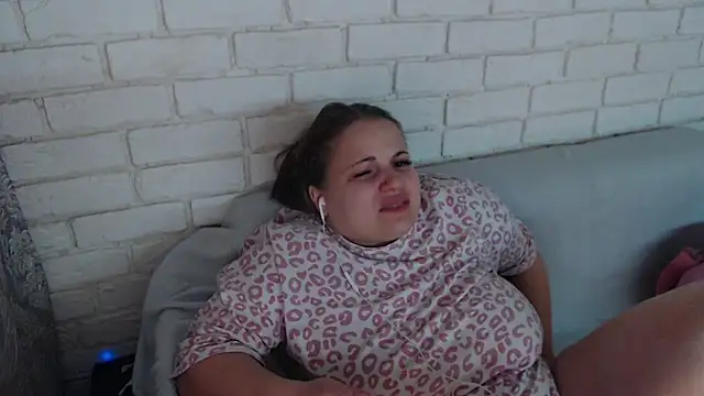 Crazyy girl  online show from 12-04-25, 04:48