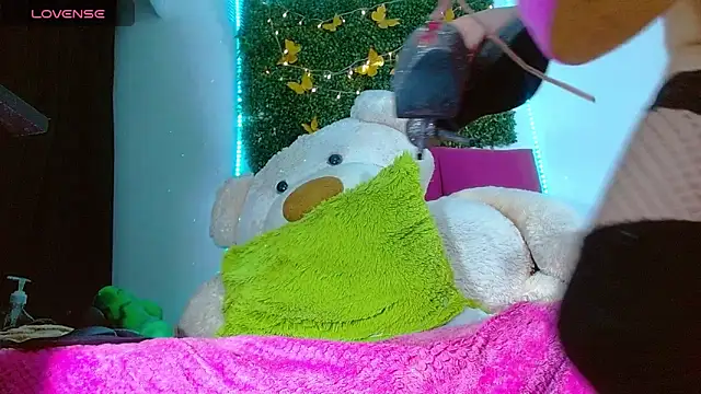 Deepselena8 online show from 11-09-25, 05:33