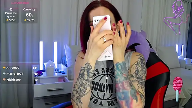 Snapshot of ElisaJane chatting on 01-13-25, 01:13 ElisaJane online show from 01-13-25, 01:13