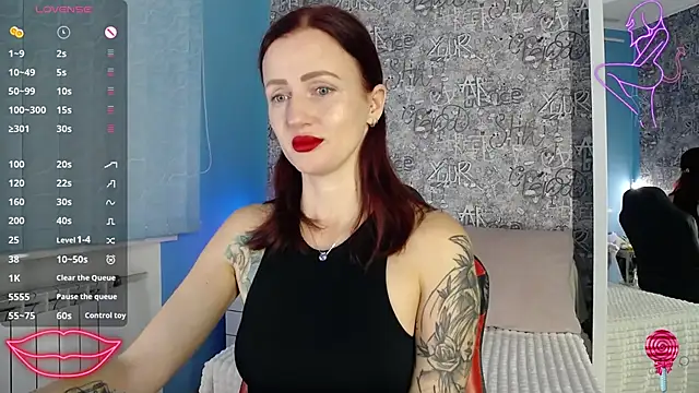 Snapshot of ElisaJane chatting on 10-21-25, 08:53 ElisaJane online show from 10-21-25, 08:53