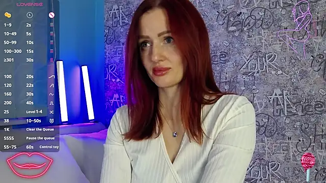 Snapshot of ElisaJane chatting on 11-14-25, 08:51 ElisaJane online show from 11-14-25, 08:51