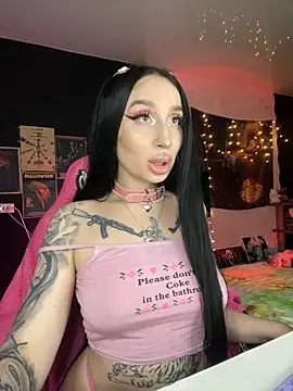 Snapshot of Molly__Moon chatting on 12-10-24, 05:39 Molly Moon online show from 12-10-24, 05:39