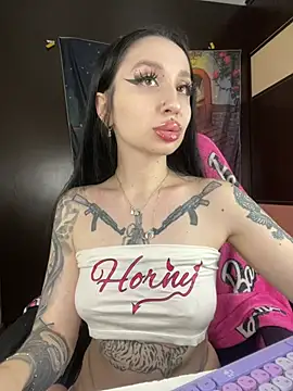 Snapshot of Molly__Moon chatting on 01-16-26, 05:22 Molly Moon online show from 01-16-26, 05:22