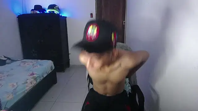 Snapshot of Sxntisaul__ chatting on 02-07-25, 04:03 Sxntisaul online show from 02-07-25, 04:03