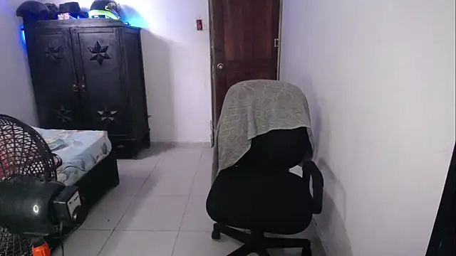 Snapshot of Sxntisaul__ chatting on 02-08-25, 09:36 Sxntisaul online show from 02-08-25, 09:36