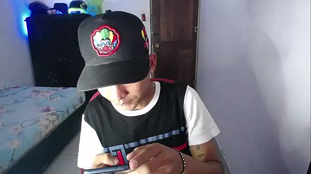 Snapshot of Sxntisaul__ chatting on 02-09-25, 06:16 Sxntisaul online show from 02-09-25, 06:16