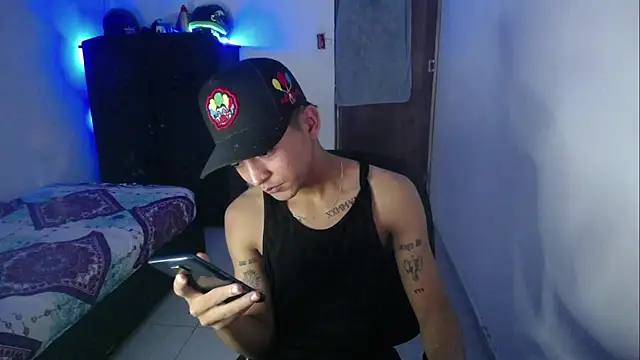 Snapshot of Sxntisaul__ chatting on 02-17-25, 03:47 Sxntisaul online show from 02-17-25, 03:47