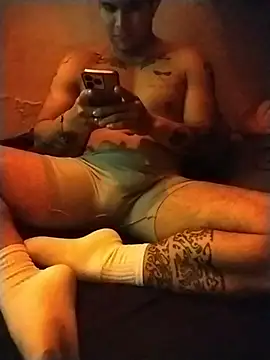 Snapshot of Woofer_dick chatting on 12-18-25, 05:02 Woofer dick online show from 12-18-25, 05:02