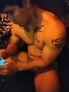 Snapshot of Woofer_dick chatting on 12-22-25, 04:42 Woofer dick online show from 12-22-25, 04:42