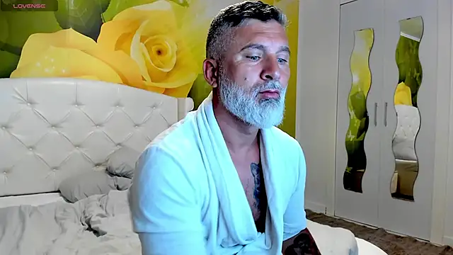 Snapshot of BlowMyXXL chatting on 11-05-25, 02:50 BlowMyXXL online show from 11-05-25, 02:50