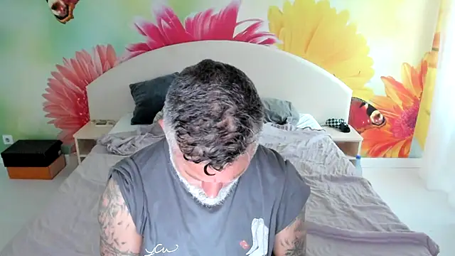 Snapshot of BlowMyXXL chatting on 11-10-25, 08:35 BlowMyXXL online show from 11-10-25, 08:35