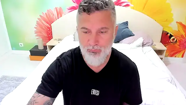 Snapshot of BlowMyXXL chatting on 11-29-25, 05:43 BlowMyXXL online show from 11-29-25, 05:43