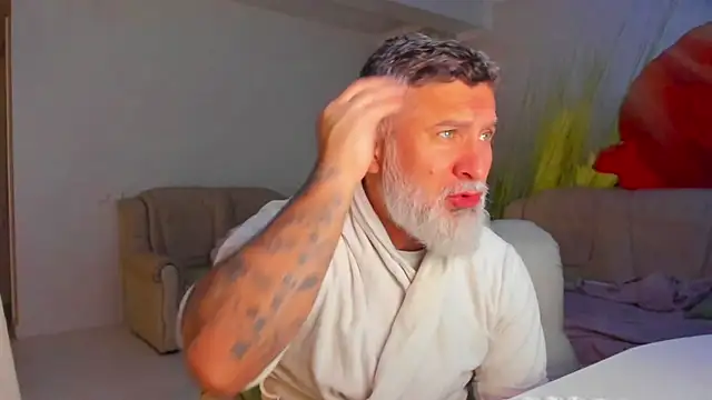 Snapshot of BlowMyXXL chatting on 01-07-26, 08:11 BlowMyXXL online show from 01-07-26, 08:11