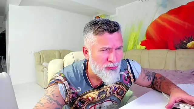 Snapshot of BlowMyXXL chatting on 01-10-26, 05:26 BlowMyXXL online show from 01-10-26, 05:26