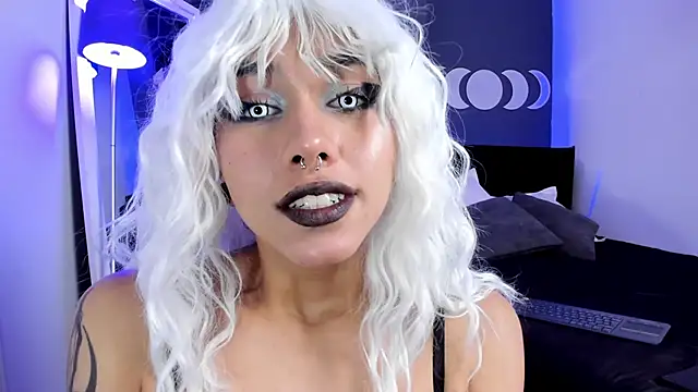 Raven Witch  online show from 01-12-25, 08:47