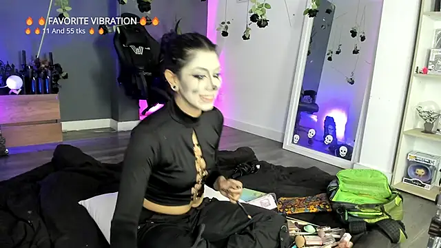 Raven Witch  online show from 03-19-26, 04:33