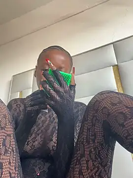 Snapshot of Fanclubbbbb chatting on 02-07-25, 09:47 Fanclubbbbb online show from 02-07-25, 09:47