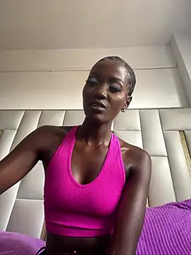 Snapshot of Fanclubbbbb chatting on 02-13-25, 10:44 Fanclubbbbb online show from 02-13-25, 10:44