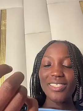 Snapshot of Fanclubbbbb chatting on 03-06-25, 04:19 Fanclubbbbb online show from 03-06-25, 04:19