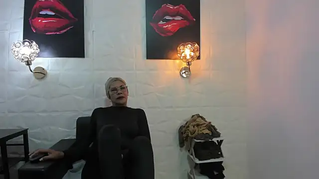 miss lucero1 online show from 02-27-25, 07:04