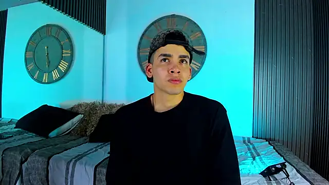 Mike 0233  online show from 02-04-25, 03:54