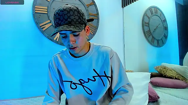 Mike 0233  online show from 02-21-25, 07:34