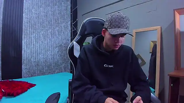 Mike 0233  online show from 03-08-25, 04:01