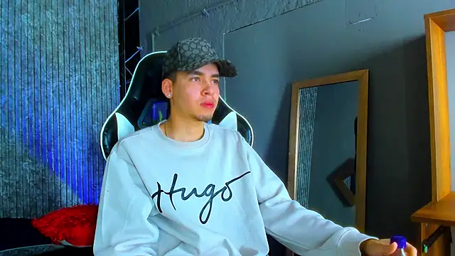 Mike 0233  online show from 03-11-25, 04:21