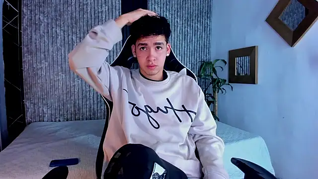 Mike 0233  online show from 09-10-25, 04:12