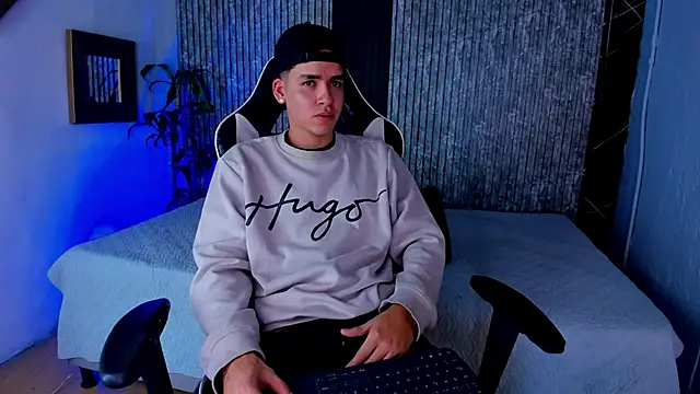 Mike 0233  online show from 09-14-25, 04:22