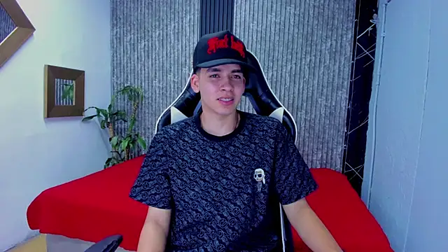 Mike 0233  online show from 11-18-25, 03:56