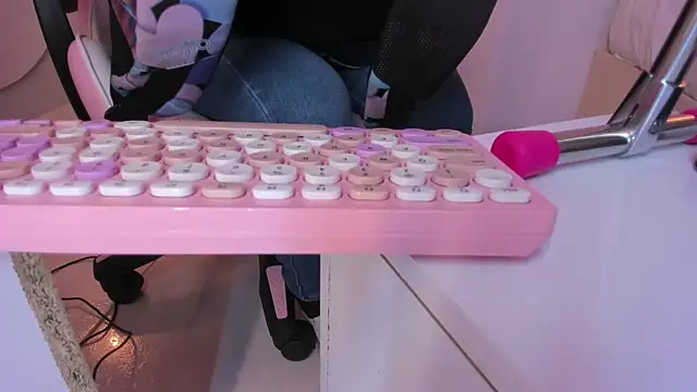 violeth hill online show from 11-09-25, 07:12