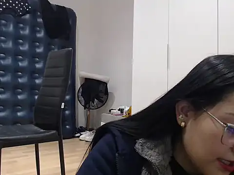 Snapshot of Alisha_99 chatting on 11-21-25, 06:39 Alisha 99 online show from 11-21-25, 06:39