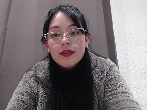 Snapshot of Alisha_99 chatting on 11-29-25, 08:01 Alisha 99 online show from 11-29-25, 08:01