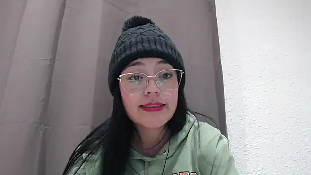 Snapshot of Alisha_99 chatting on 11-30-25, 10:03 Alisha 99 online show from 11-30-25, 10:03