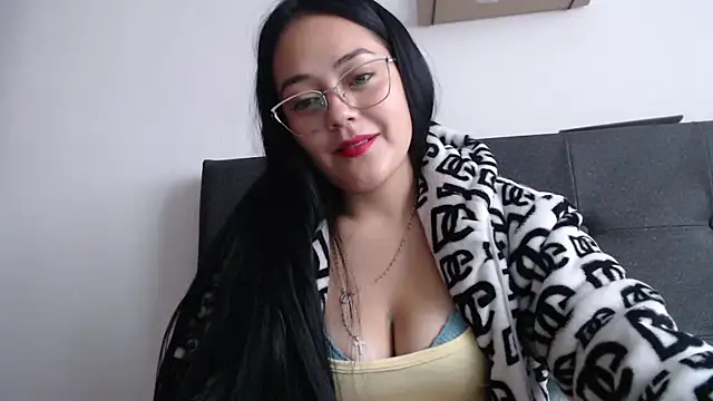 Snapshot of Alisha_99 chatting on 01-11-26, 08:47 Alisha 99 online show from 01-11-26, 08:47