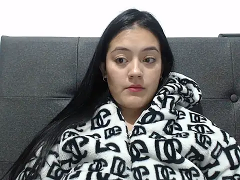 Snapshot of Alisha_99 chatting on 06-19-26, 01:10 Alisha 99 online show from 06-19-26, 01:10